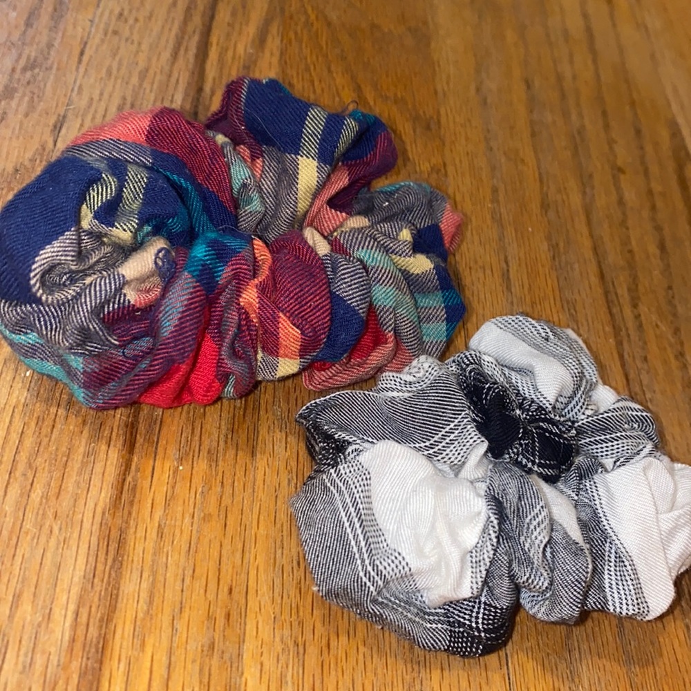 plaid scrunchies